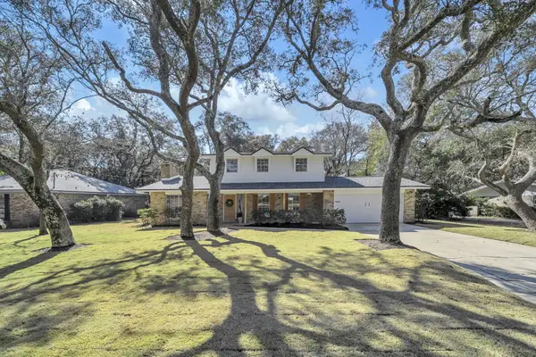 34 Hickory Avenue, Shalimar, FL 32579