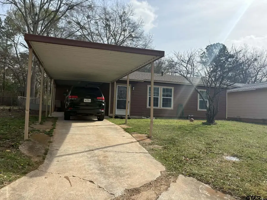 402 Milligan Dr, Pittsburg, TX 75686 - #3