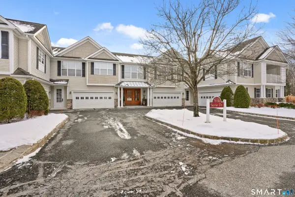 79 Suzie Drive #79, Newtown, CT 06470