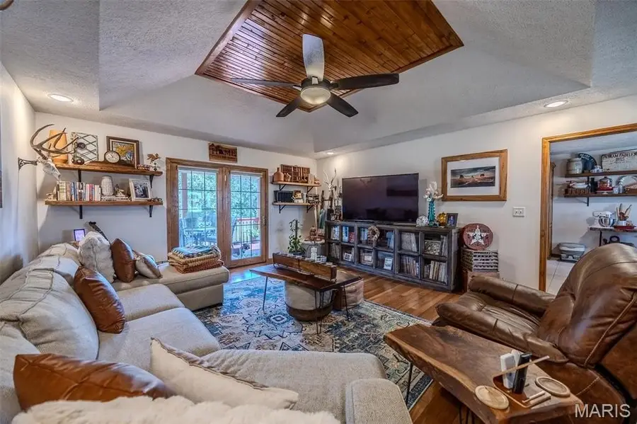 23380 Redwing Lane, Lebanon, MO 65536-3330 - Image #3