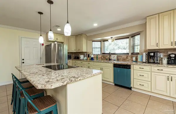 1969 Frontera St, Navarre, FL 32566