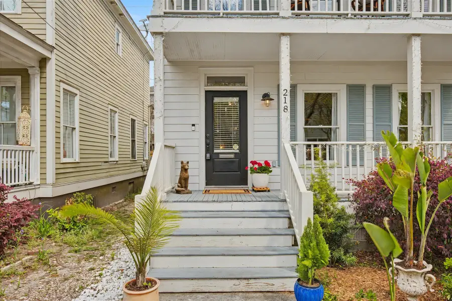 218 E 33rd Street, Savannah, GA 31401 - #2