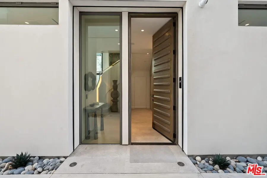 938 Palisades Beach Road, Santa Monica, CA 90403 - Image #3