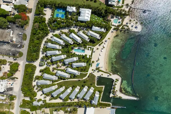 82779 Old Highway #8, Upper Matecumbe Key Islamorada, FL 33036
