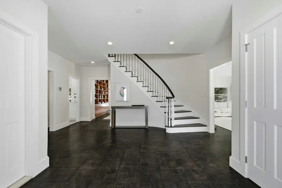 34 Sousa Drive, Sands Point, NY 11050 - #3