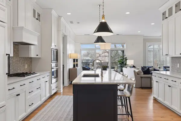 935 Lake Street E #309, Wayzata, MN 55391