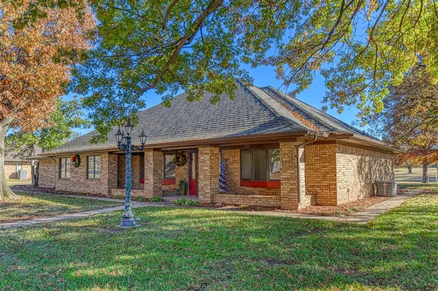 2819 Country Club Drive, Chickasha, OK 73018 - Image #2