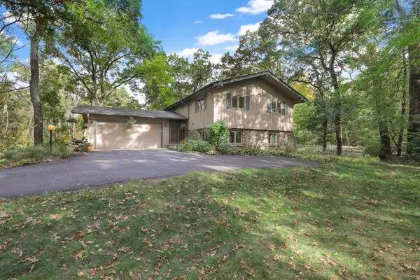 8 Woodhill Lane, North Oaks, MN 55127