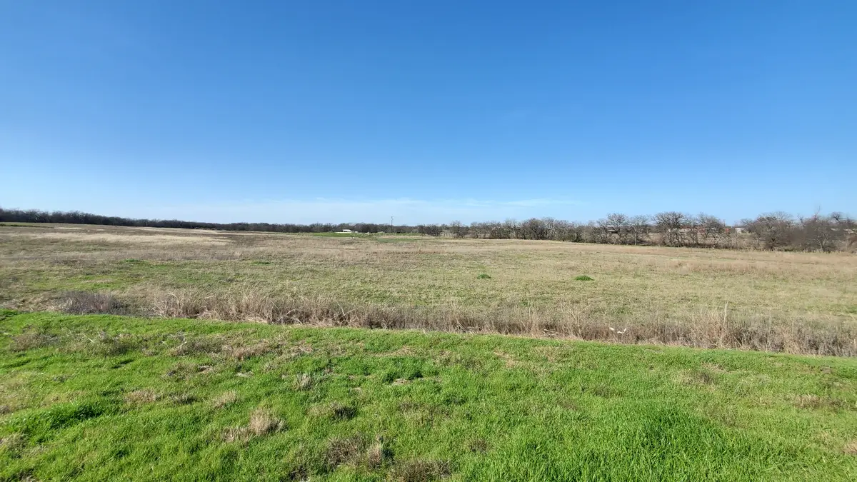 400 W Hwy 22, Frost, TX 76641 - #1