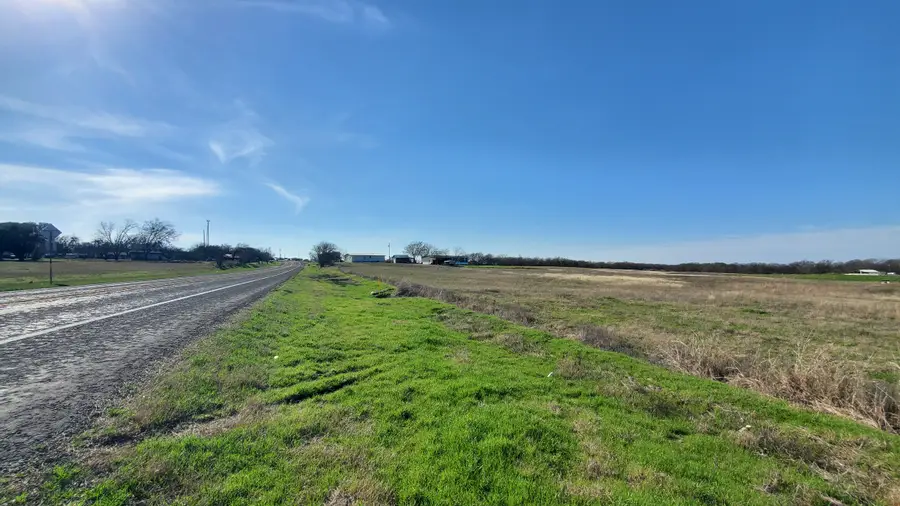 400 W Hwy 22, Frost, TX 76641 - #2