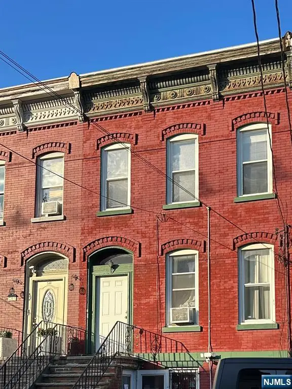 -184 Van Horne Street, Jersey City, NJ 07304 - #1