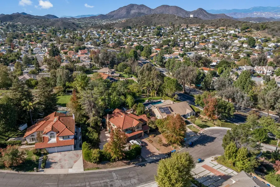 947 Golden Crest Avenue, Newbury Park, CA 91320 - #2