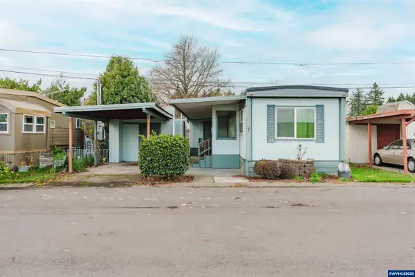 4882 NE Lancaster Dr #7, Salem, OR 97305