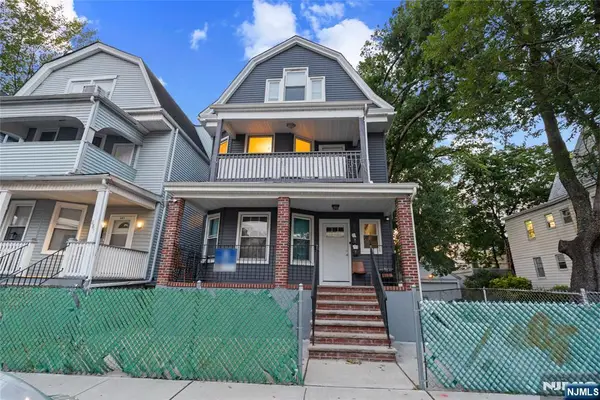 285 Amherst St, East Orange City, NJ 07018