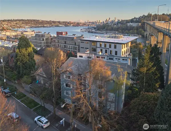 909 N 35th Street #402, Seattle, WA 98103