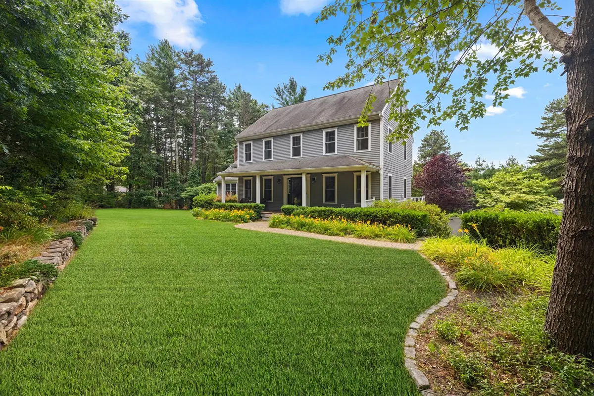 14 Grove St, Kingston, MA 02364 - #1