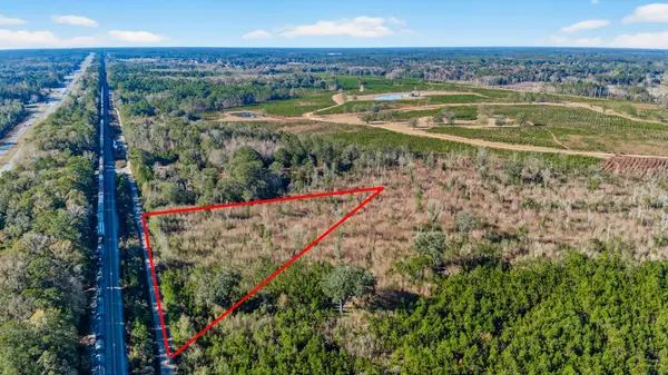 Pony Lane, Callahan, FL 32011