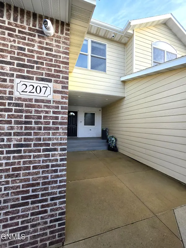 2207 2nd Street W, Dickinson, ND 58601