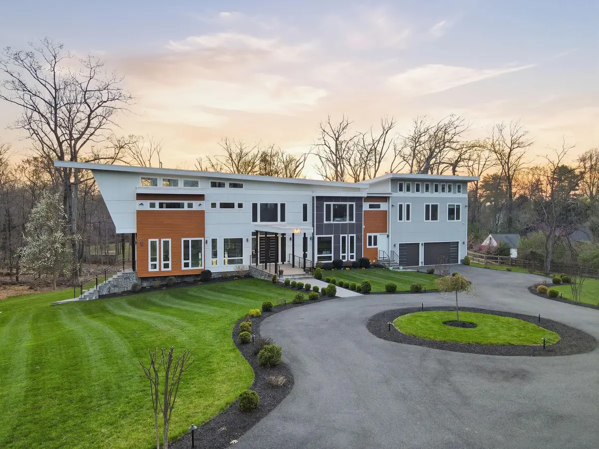 2368 Hunter Mill Rd, Vienna, VA 22181 - #1