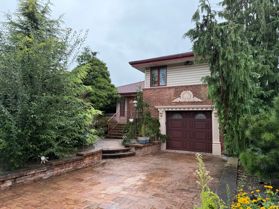 2819 Harbor Road, Merrick, NY 11566 - Image #2