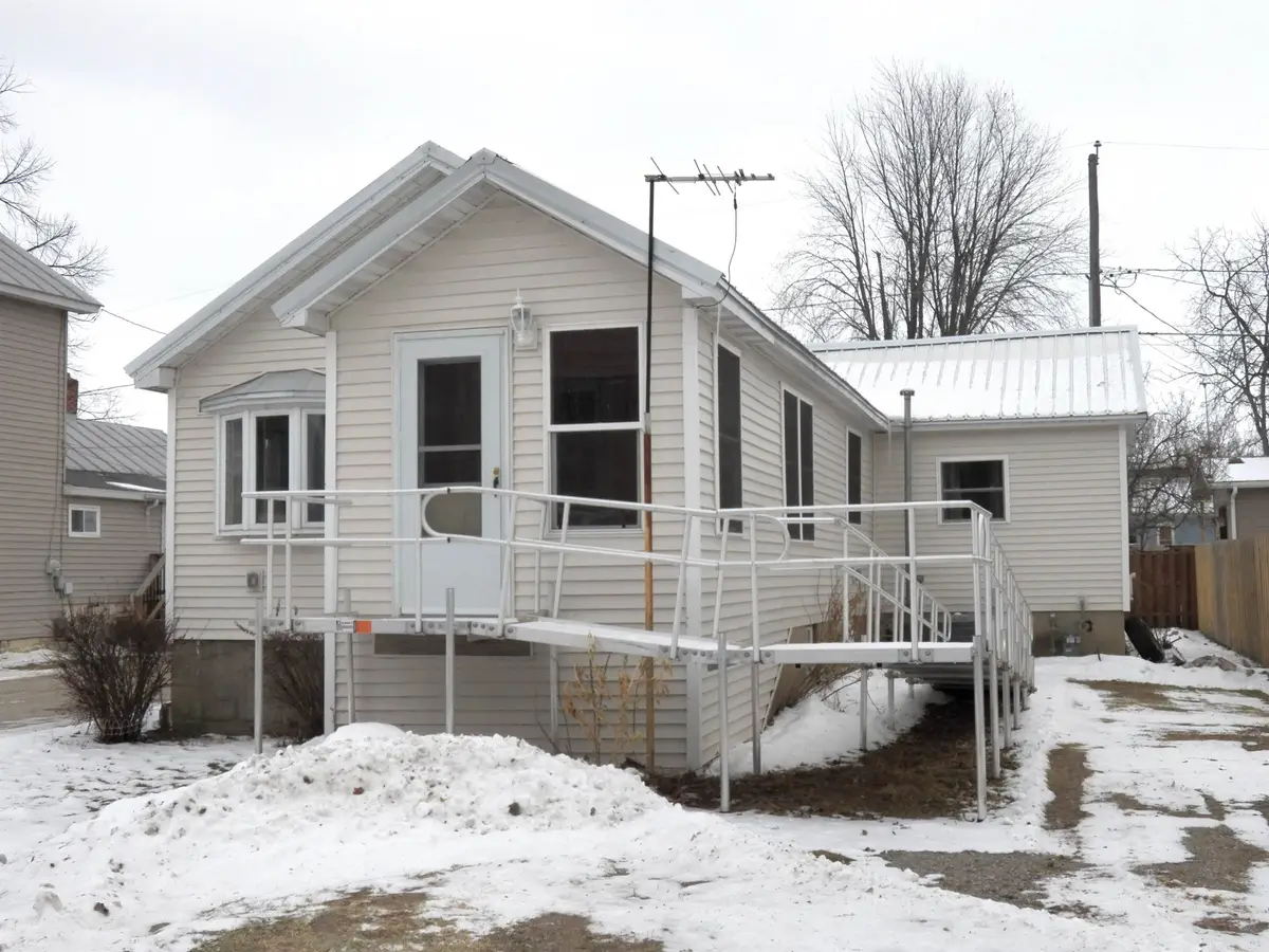 506 PARK AVENUE, Oconto, WI 54153 - #1