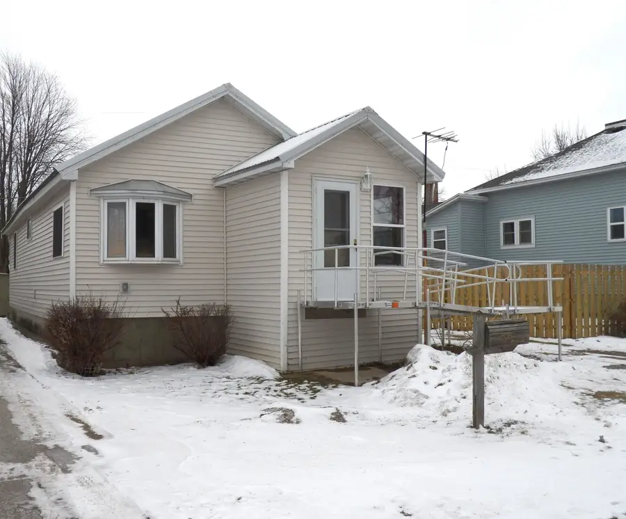 506 PARK AVENUE, Oconto, WI 54153 - #2
