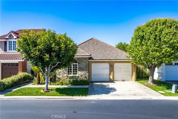 19371 Woodlands, Huntington Beach, CA 92648