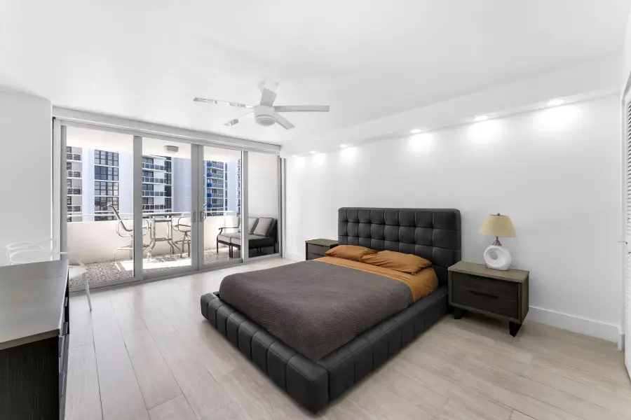 11 Island Ave #1009, Miami Beach, FL 33139 - #2