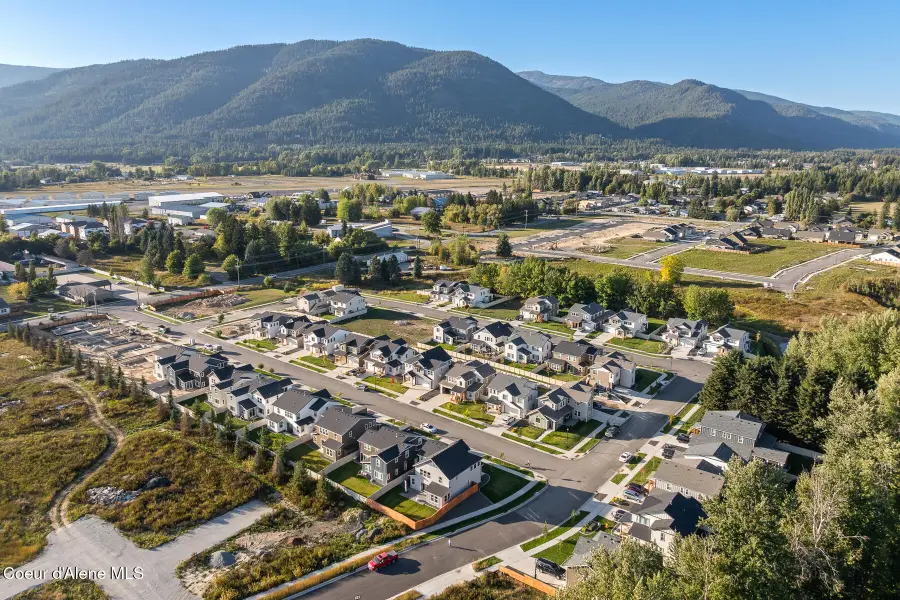 627 MOSCOW ST, Sandpoint, ID 83864 - Image #2