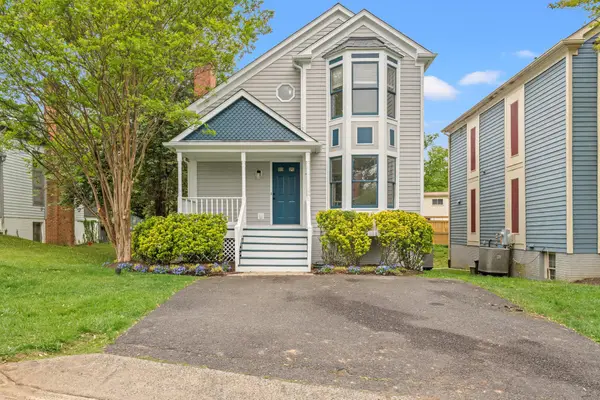 8405 Hollis Ln, VIENNA, VA 22182
