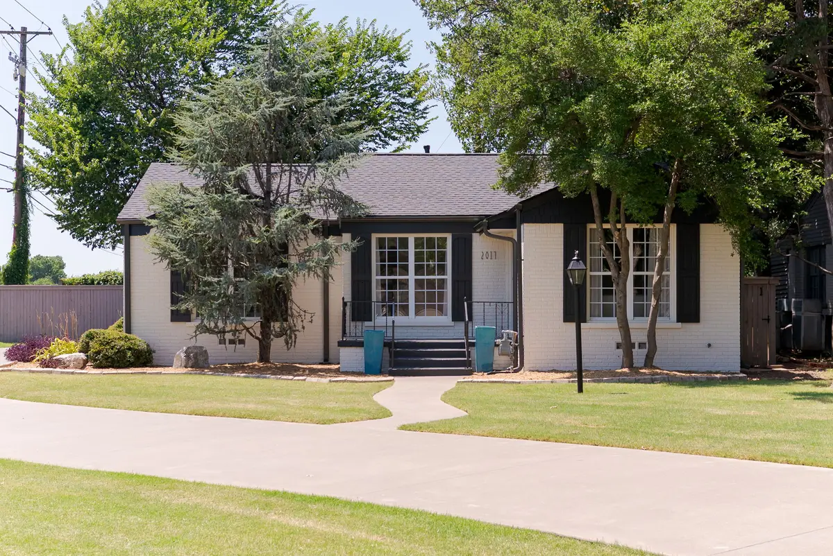 2017 Huntington Avenue, Nichols Hills, OK 73116 - Image #1