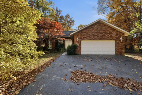 440 Woodland Estates Drive, Valparaiso, IN 46385
