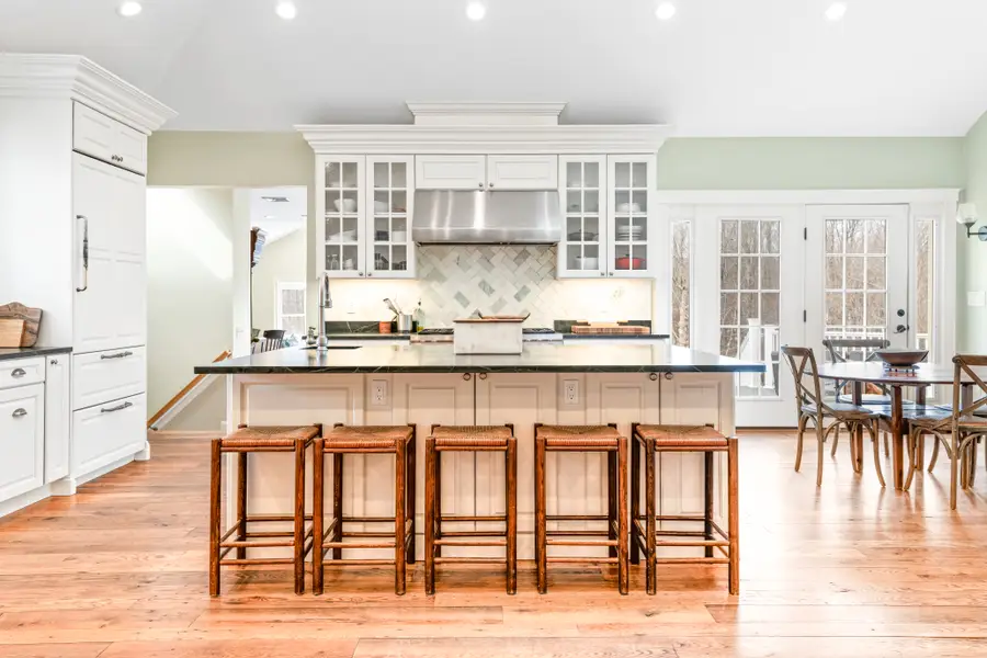 8 Washington Street, Sherborn, MA 01770 - #3