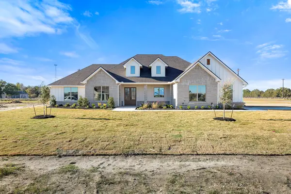 7899 Mathis Creek Drive, Bryan, TX 77808