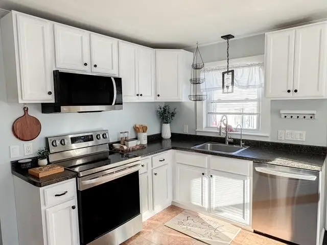 237 Pleasant Street, Claremont, NH 03743 - #2