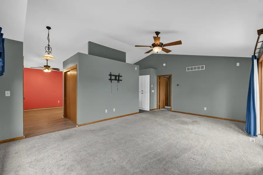 978 Bay View Cir, Mukwonago, WI 53149 - #3