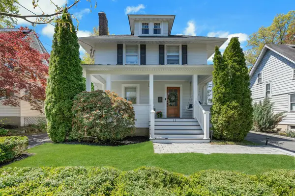 11 Lewis Ave, Summit City, NJ 07901