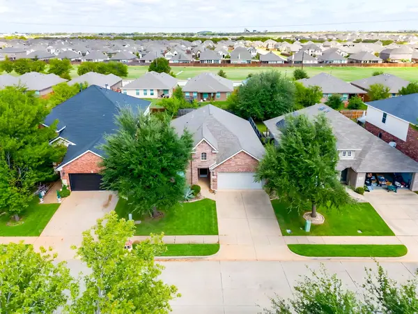 637 Brooks Street, Crowley, TX 76036