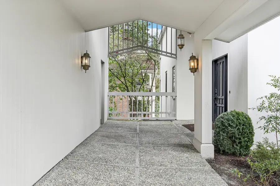 1220 80th Place Ne, Medina, WA 98039 - #2