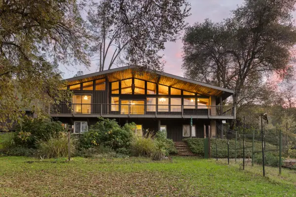 19606 Fish Hill Lane, Redding, CA 96003