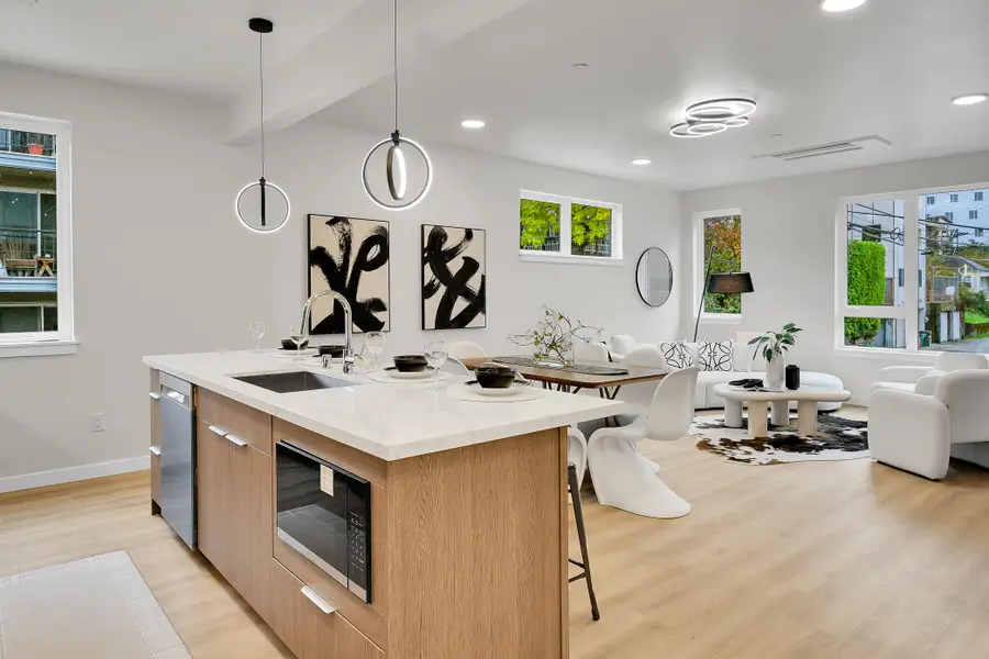 261 E Louisa Street, Seattle, WA 98102 - #2