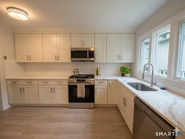 8 Lyle Court #G, Farmington, CT 06032