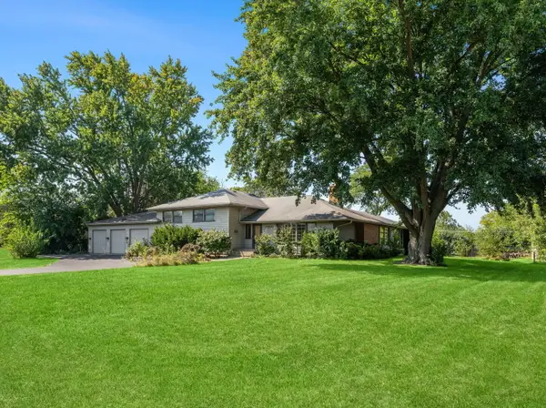 2250 White Oak Drive, Northbrook, IL 60062
