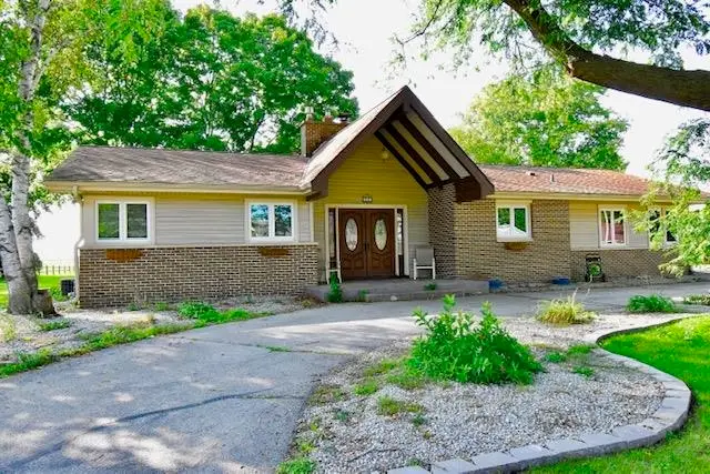 10445 W Juniper St, Milwaukee, WI 53224 - Image #2