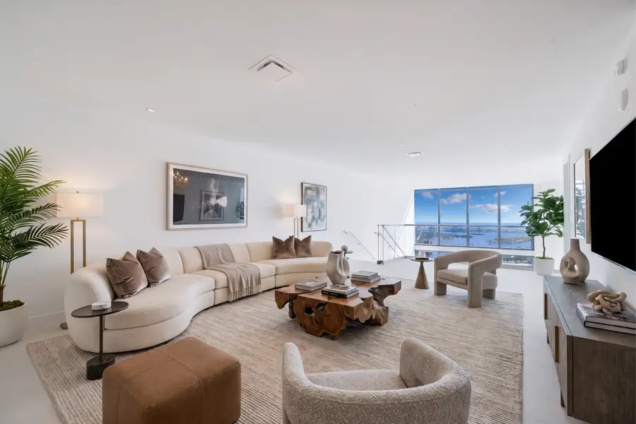 1400 Biscayne Boulevard #UPH03, Miami, FL 33132 - #3