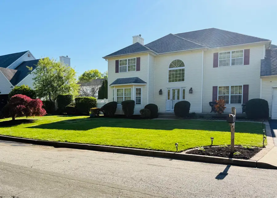 4 Clark Street, Selden, NY 11784 - #3