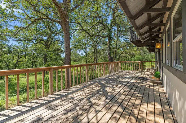 180 Ironstone Rd, Smithville, TX 78957