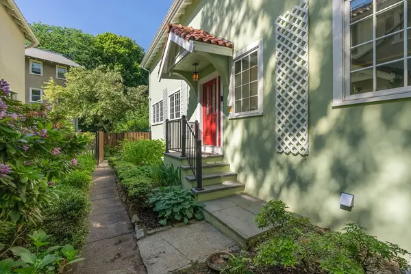4 Gracewood Park, Cambridge, MA 02138