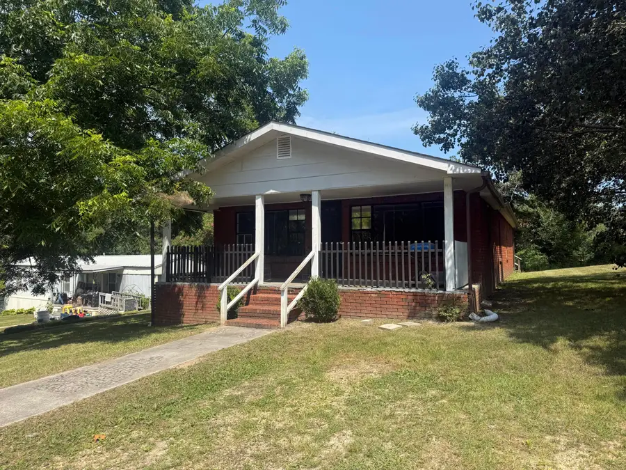 1007 Diamond Avenue, Bridgeport, AL 35740 - #2