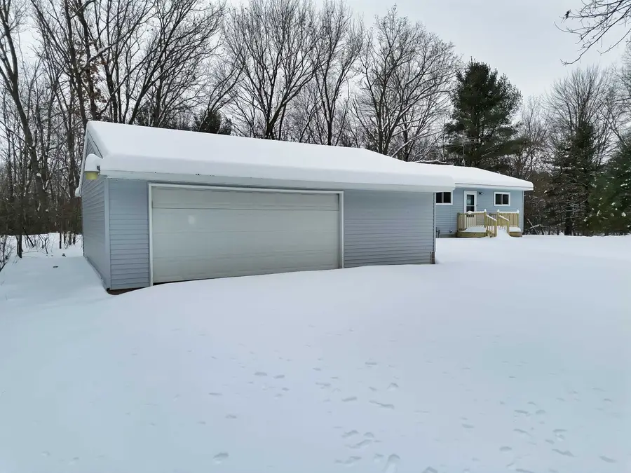 W5681 OAK LANE, Princeton, WI 54968 - Image #3